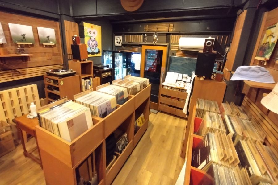 PHYSICAL STOREの写真