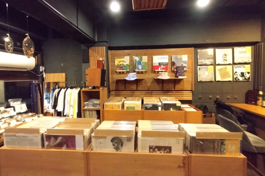 PHYSICAL STOREの写真