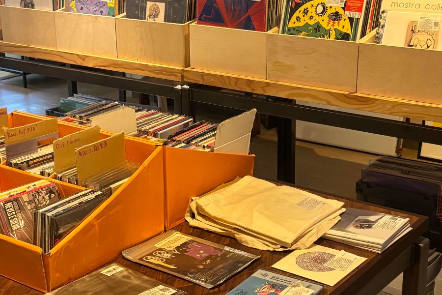 SLOW ROOMの店舗写真