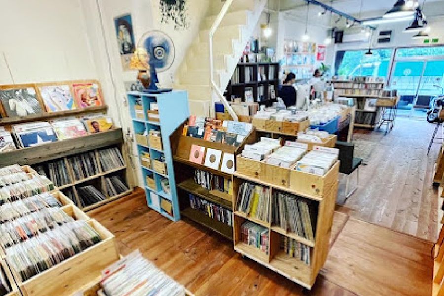 HARIOTO RECORD STORE's pics