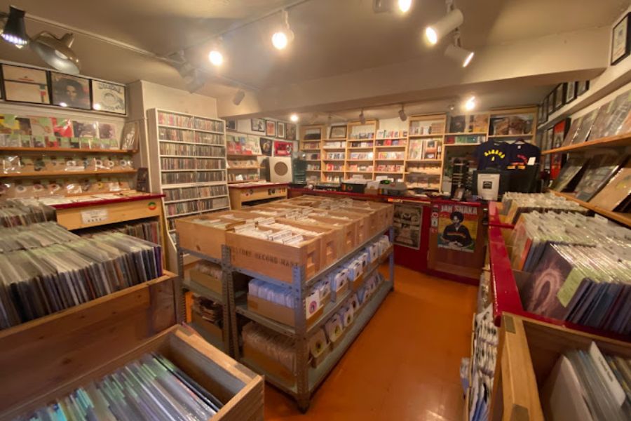 Dub Store Record Mart's pics