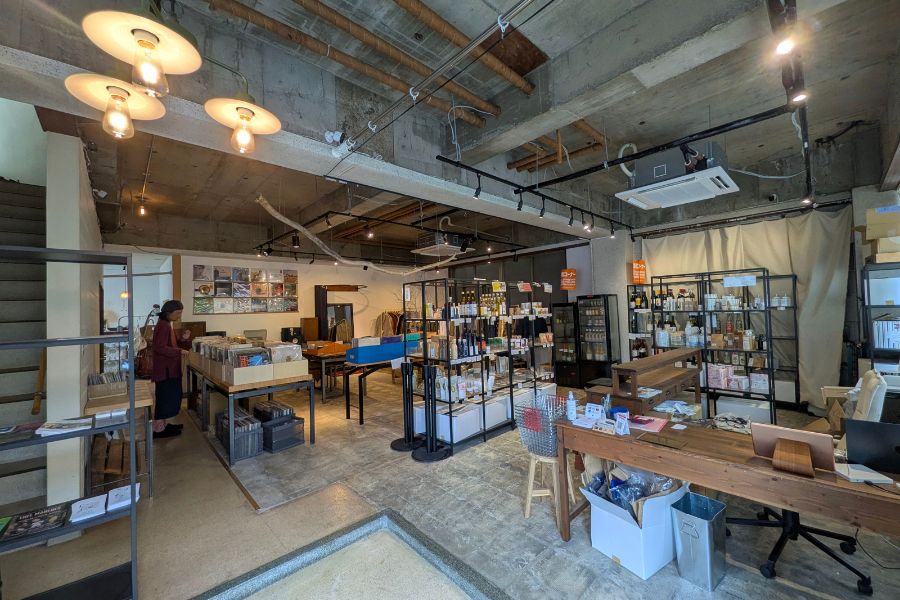 SLOW ROOM's pics