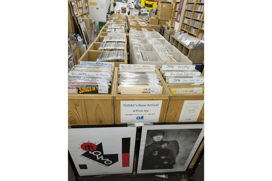 TOHTO records & books's pics