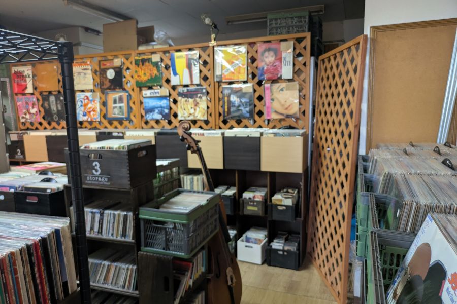 苫小牧のレコード屋　プロペラの写真