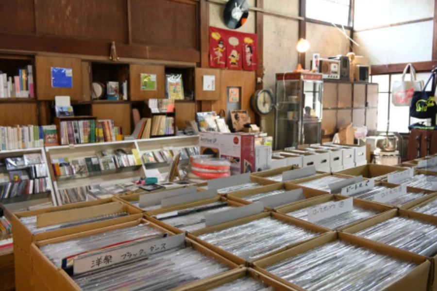 山の湯レコードの店舗写真