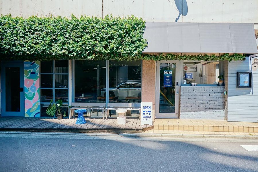 The Ref. Records, Coffee and Flowersの店舗写真