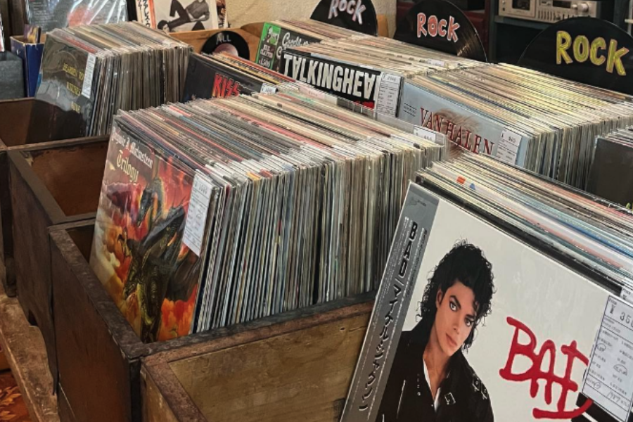 六可レコードの店舗写真