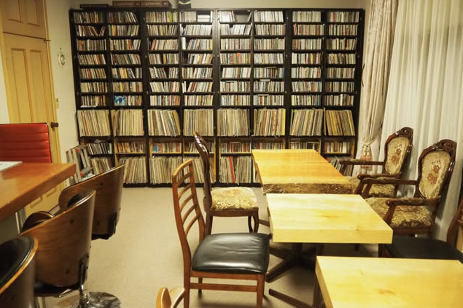 World_Music_Cafe Dekobokoの店舗写真