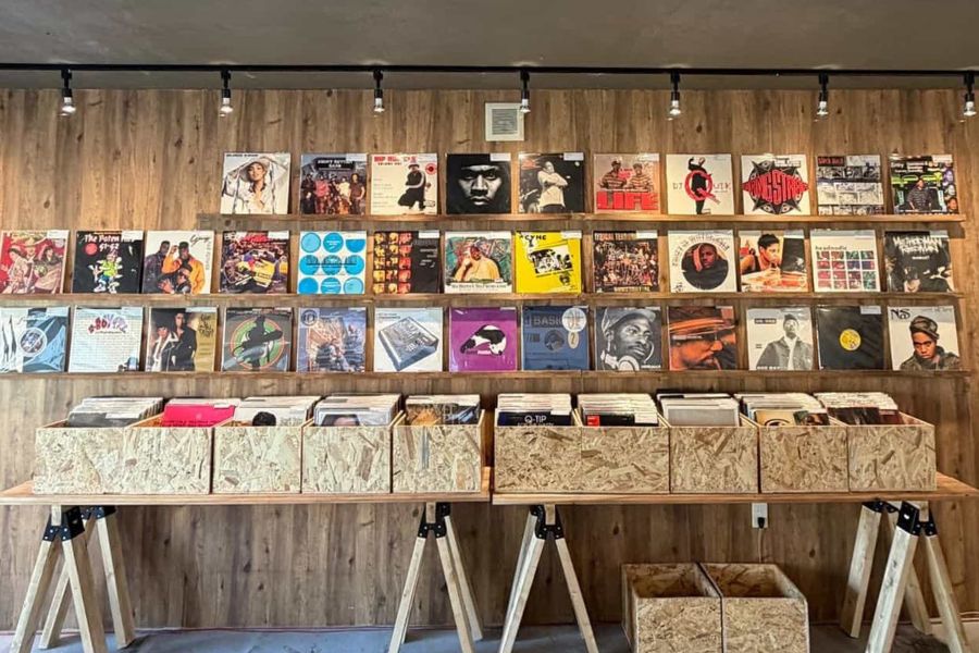 16RECORDS OFFICE&SHOPの写真