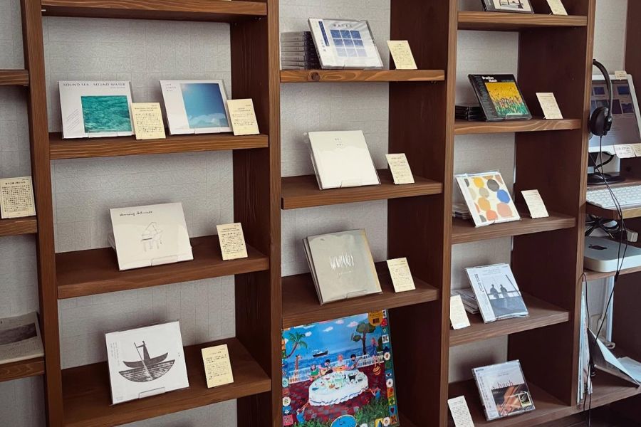 雨と休日の写真