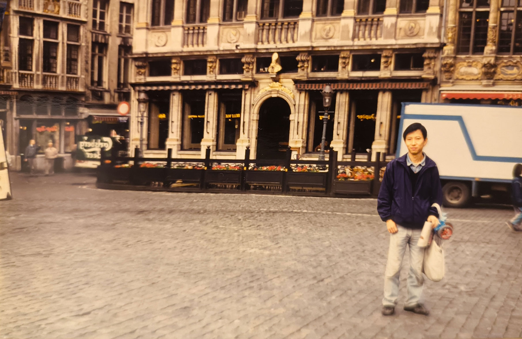 高荷さんの作業風景