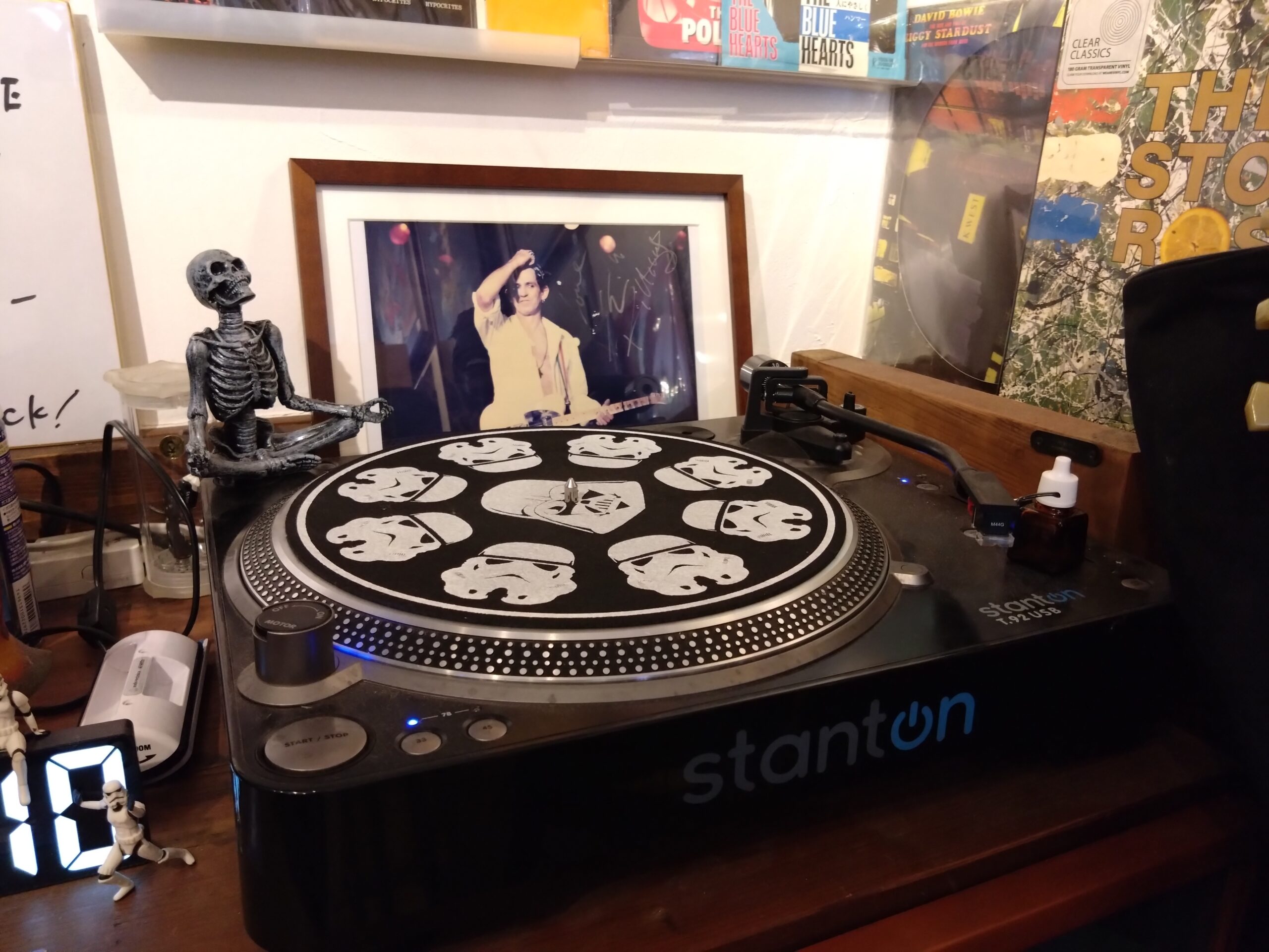 BEATNIK GROOVE STORE アートと店内