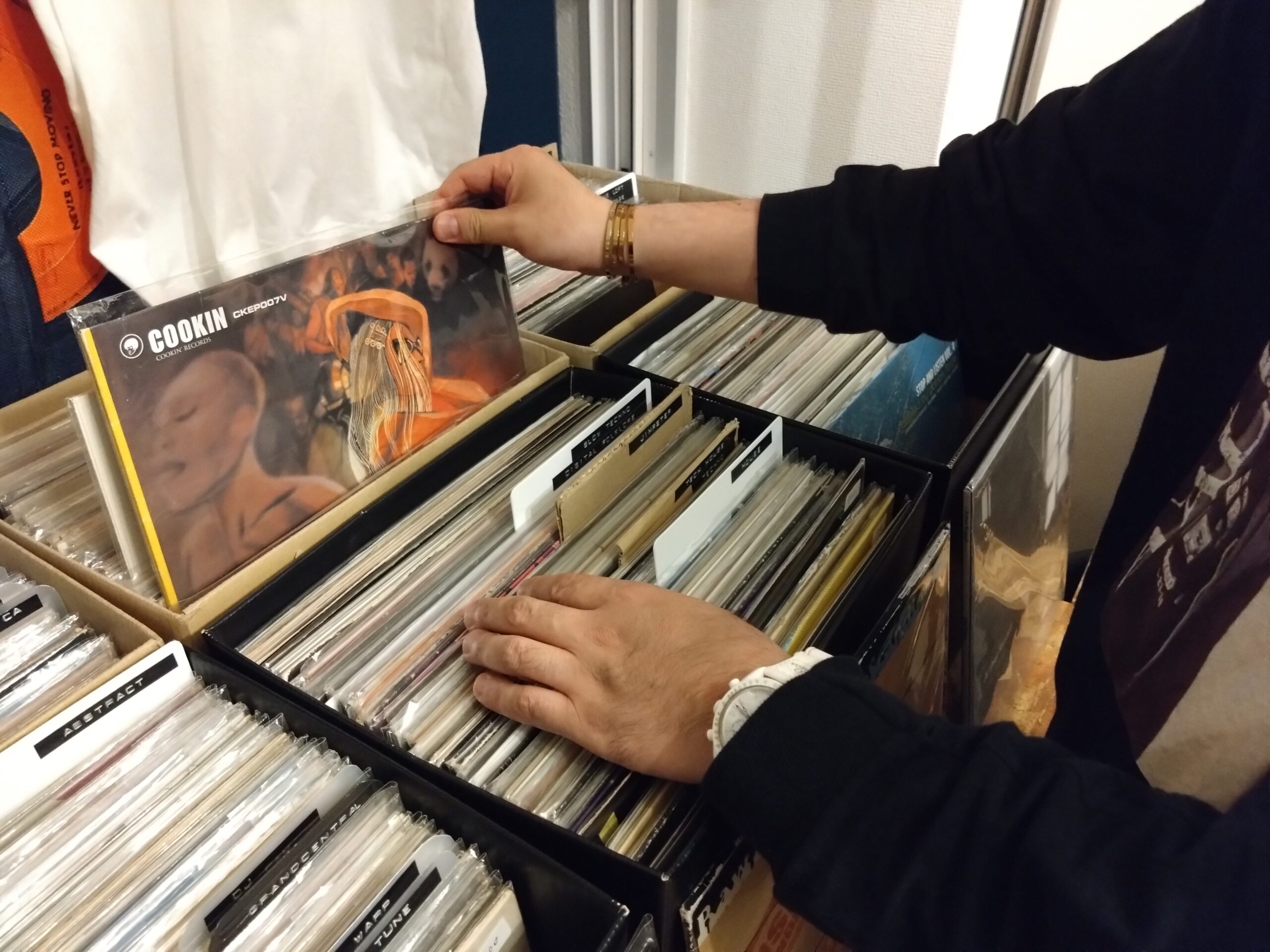 豊丸レコード 棚の様子