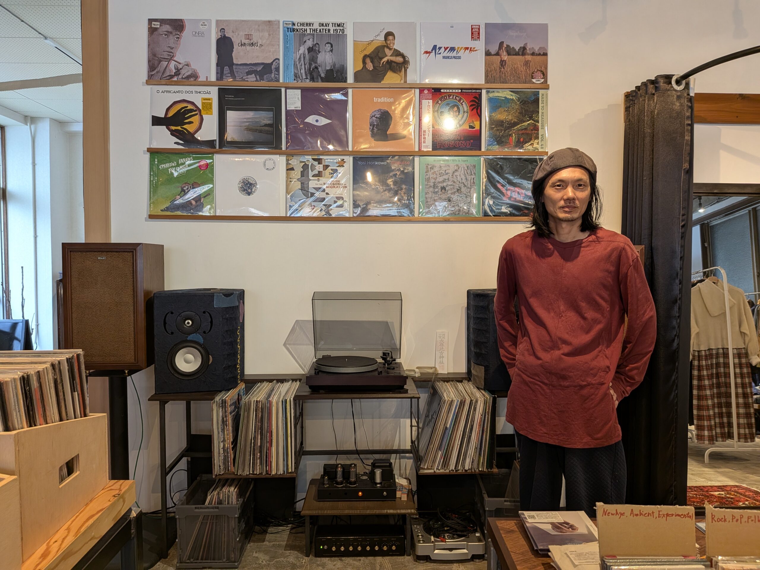 slow room 店内のレコード