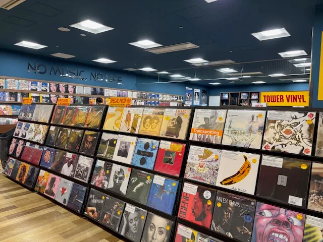 TOWER VINYL梅田店's pics